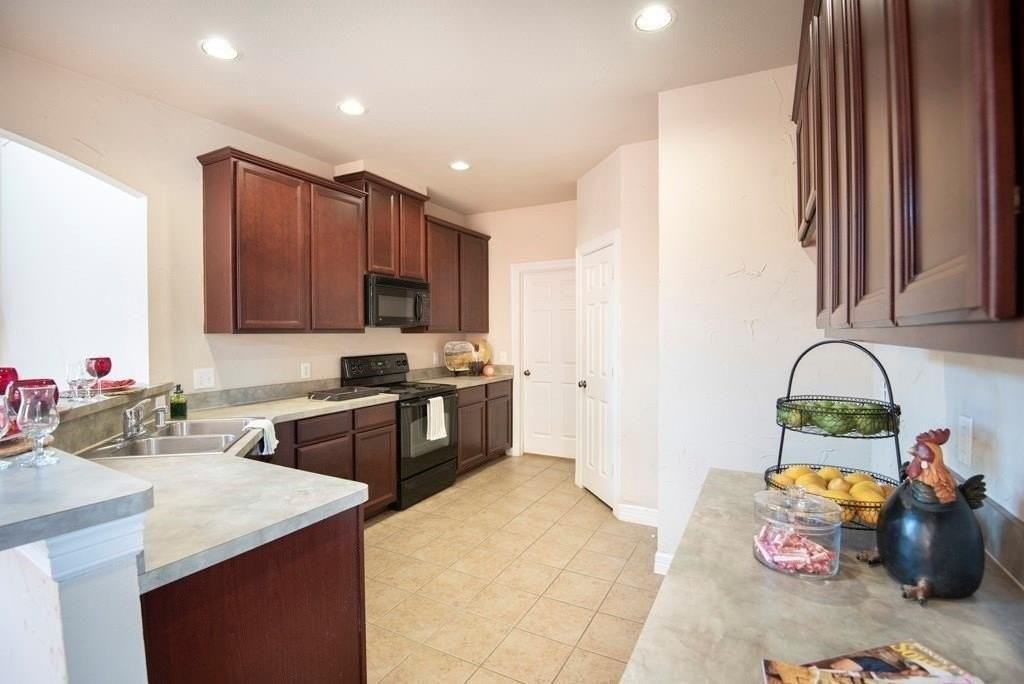 4700 Evanshire Way - Photo 7 of 24