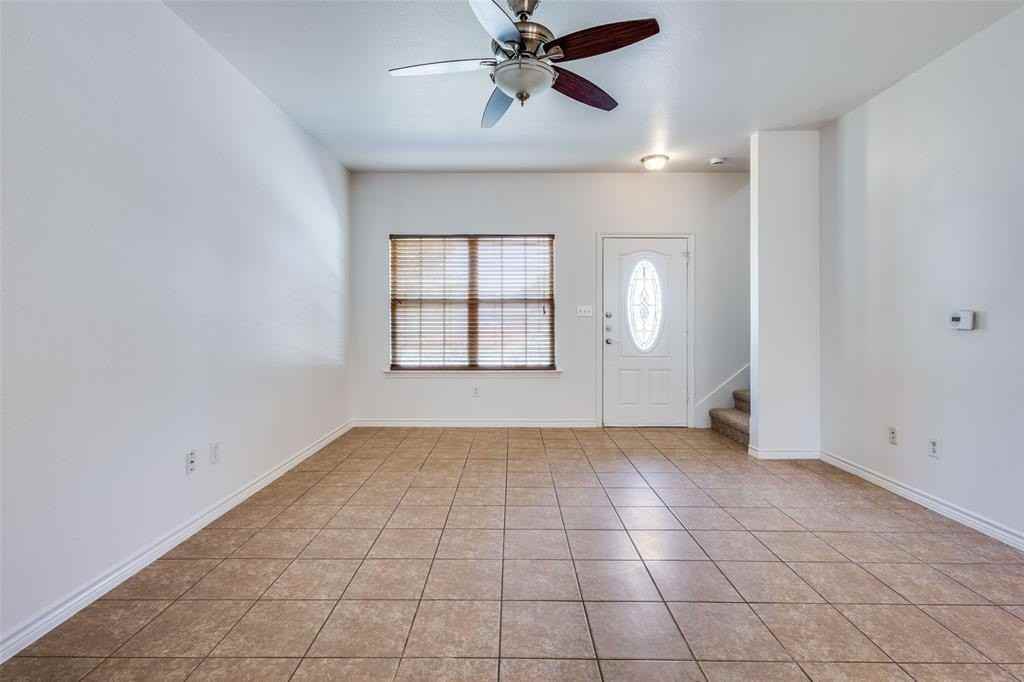 1001 E College St - Photo 7 of 25