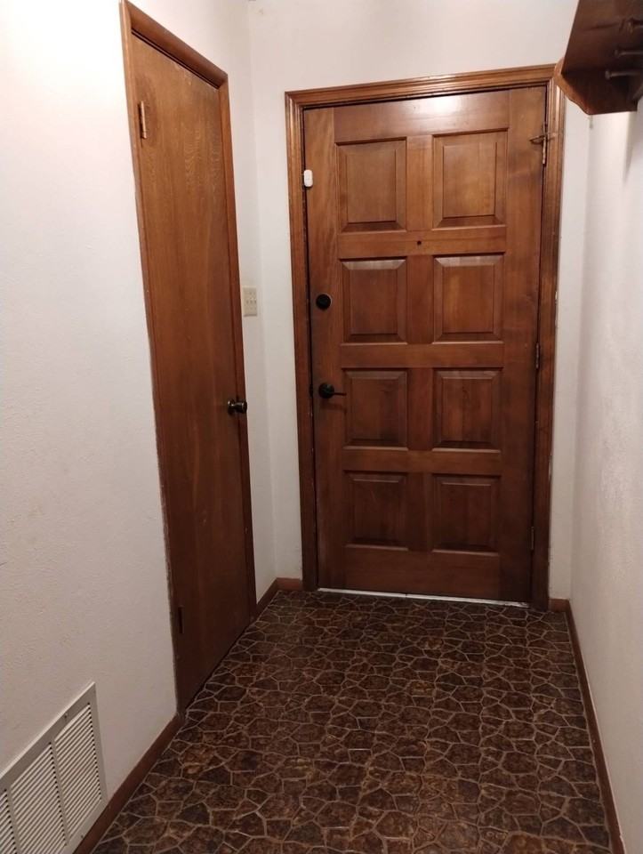 54 Sharon Rd - Photo 7 of 27