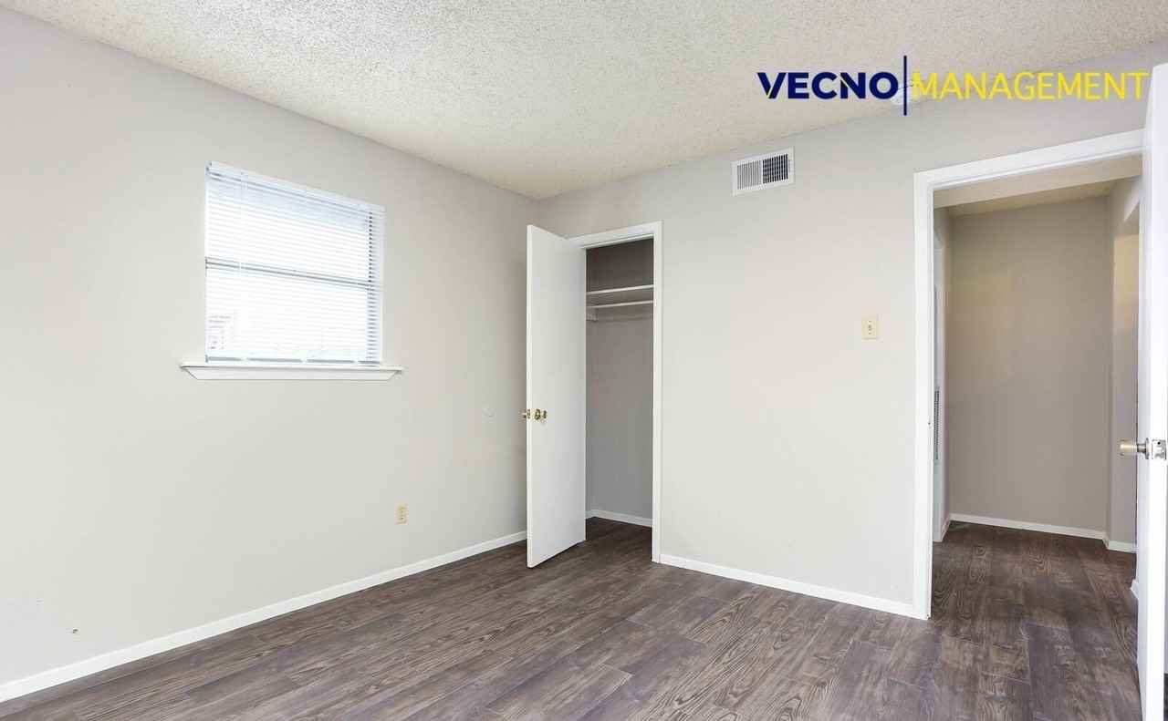 102 E Cheryl Dr #6 - Photo 7 of 9