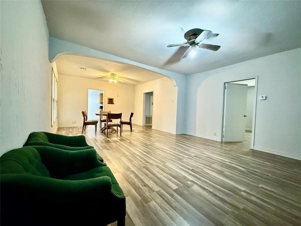 1013 W 3rd St - Photo 3 of 18