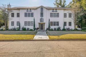 featured image of 1515 E Lakeview Ave #D