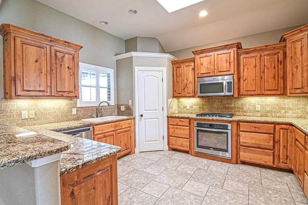 4304 Saltillo Ct - Photo 6 of 41