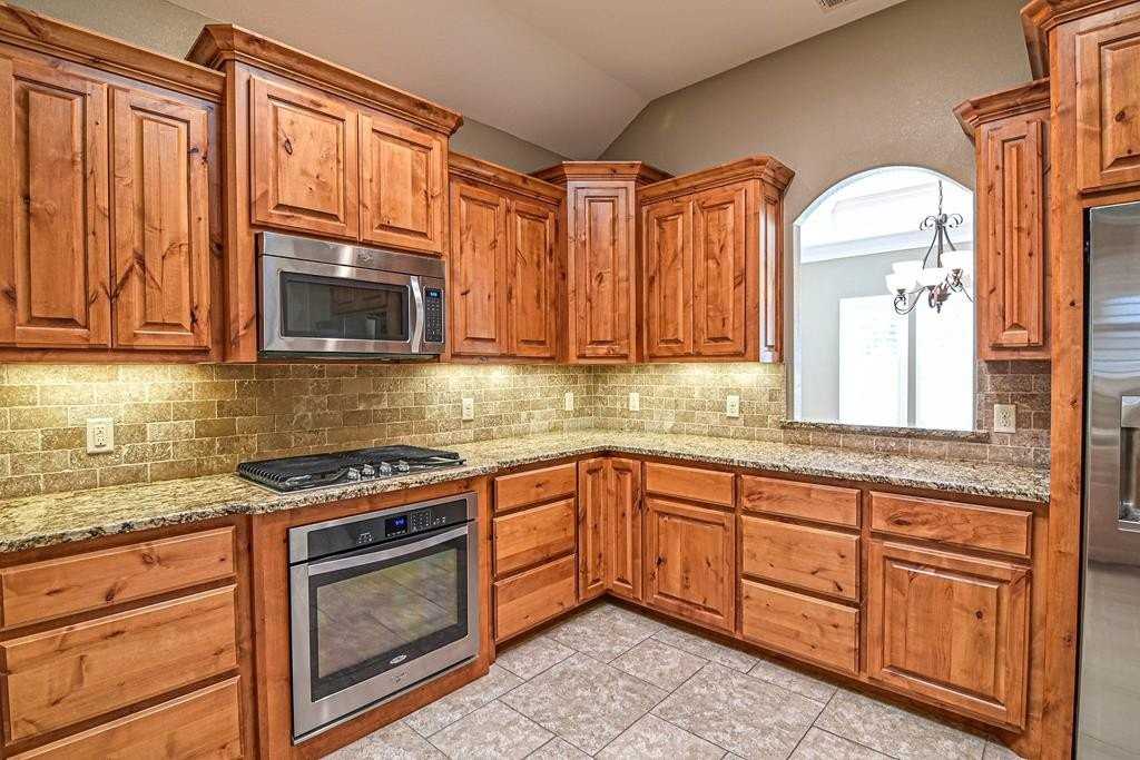 4304 Saltillo Ct - Photo 7 of 41