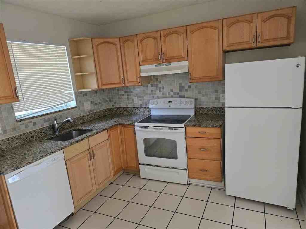 807 W Las Olas Blvd - Photo 4 of 10