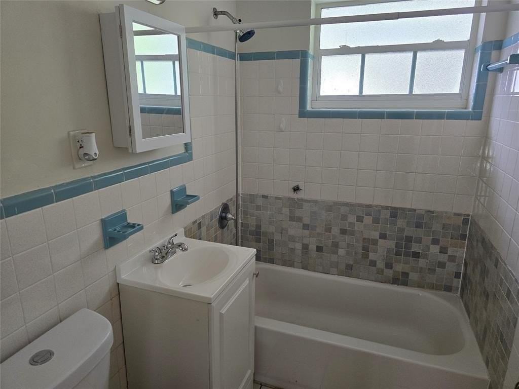 807 W Las Olas Blvd - Photo 7 of 10