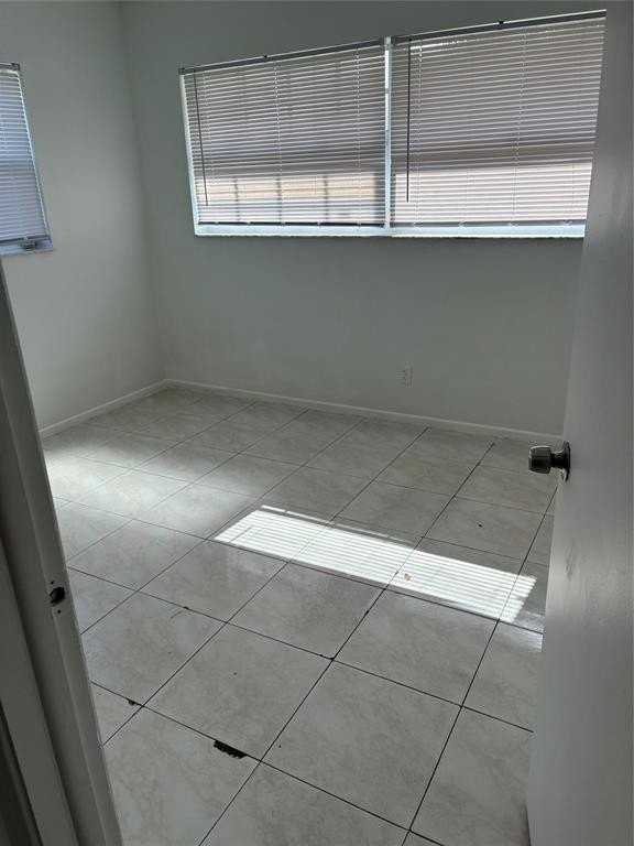 231 Nw 20th St - Photo 4 of 18