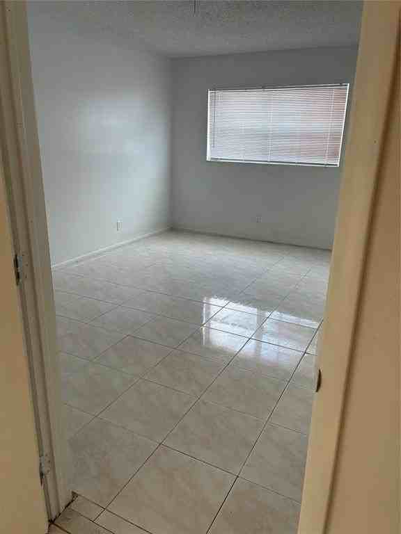 231 Nw 20th St - Photo 7 of 18