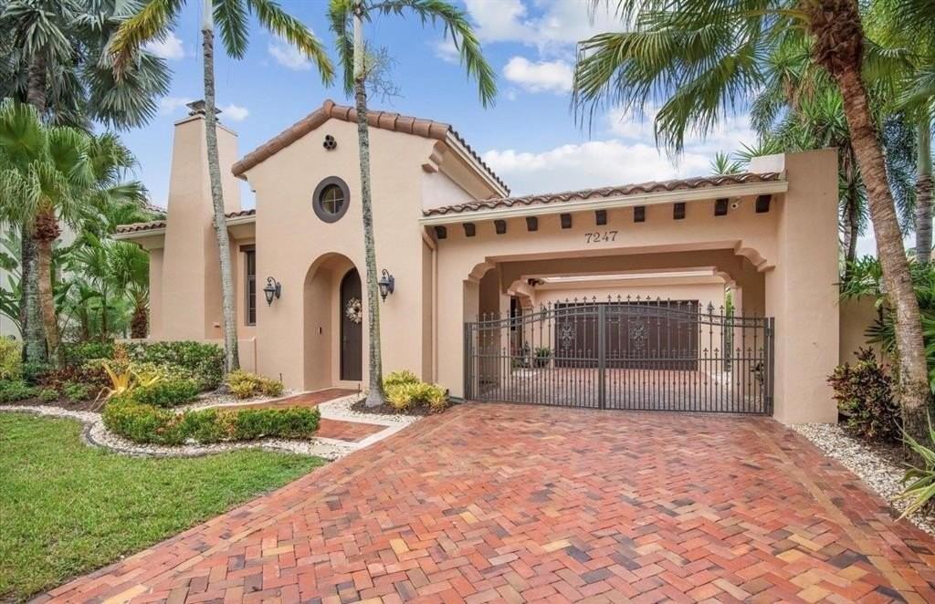 7247 Wisteria Ave - Photo 3 of 22