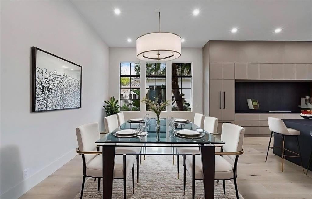 7247 Wisteria Ave - Photo 6 of 22