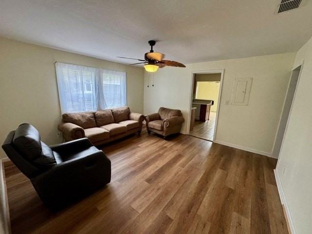 352 Bonita St - Photo 2 of 19