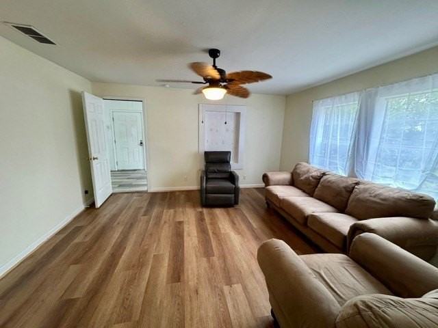 352 Bonita St - Photo 3 of 19