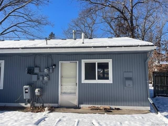 6482 Riverdale Rd - Photo 7 of 10