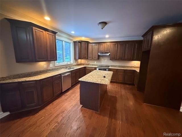 5989 Blackberry Ln - Photo 3 of 31