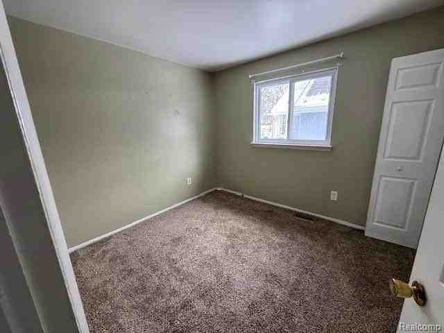 2010 Guthrie Ave - Photo 6 of 9