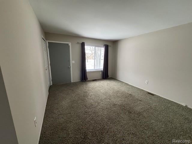 2010 Guthrie Ave - Photo 7 of 9