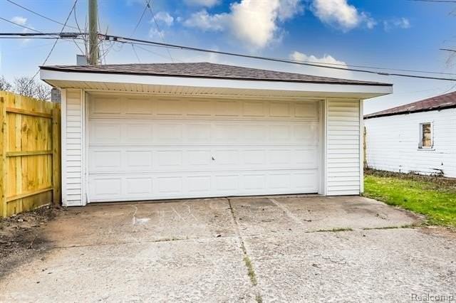 16240 Washburn St - Photo 4 of 44