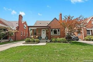 featured image of 405 N Lafayette St