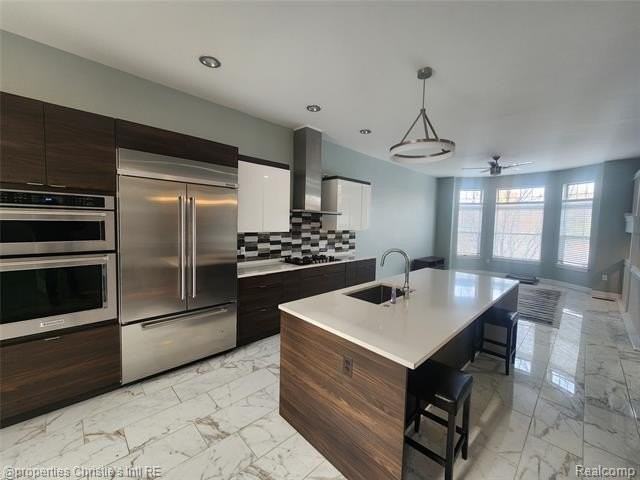 35 Adelaide St - Photo 4 of 13