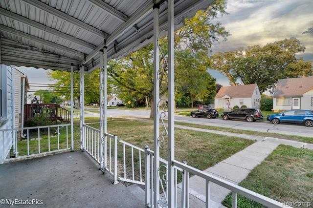 6151 Helen St - Photo 6 of 38