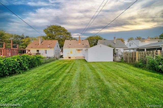 6151 Helen St - Photo 7 of 38