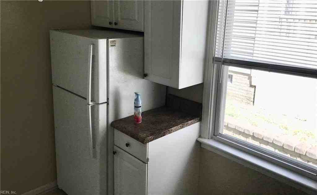 9624 7th Bay St #A - Photo 5 of 14