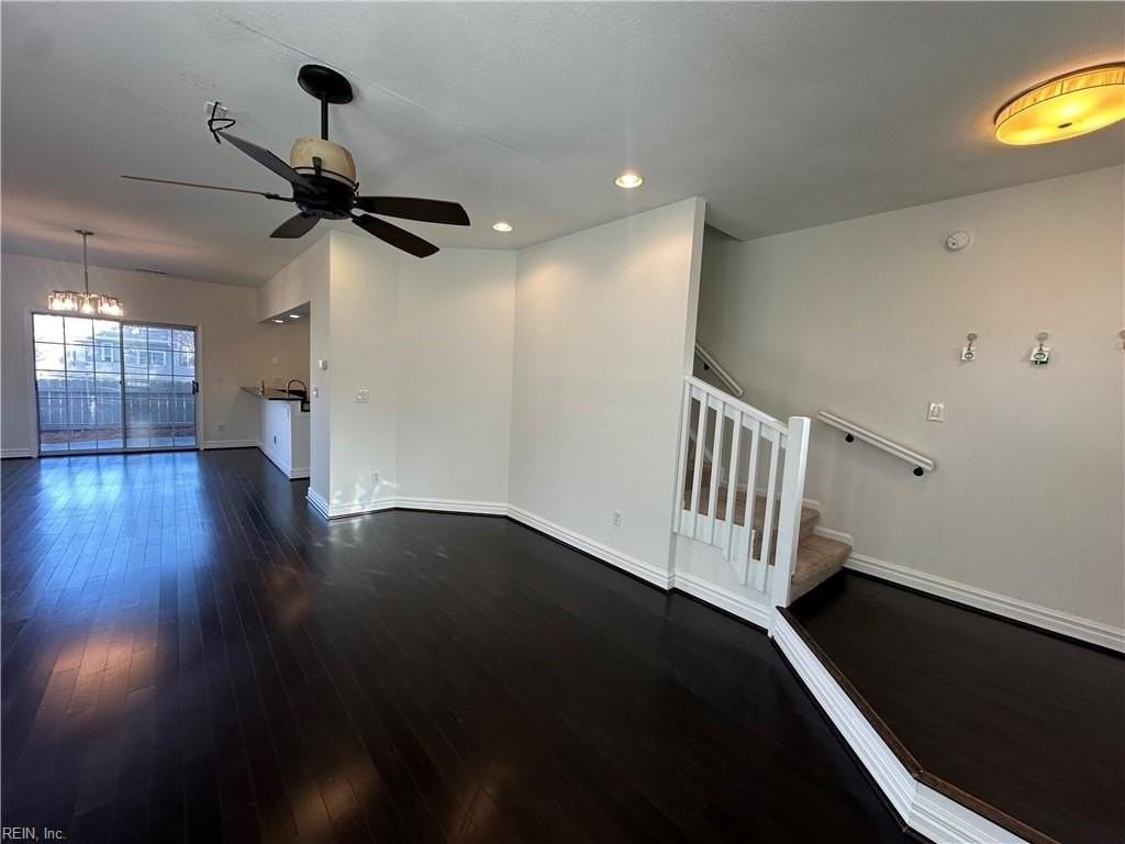 528 Furman Ct - Photo 3 of 25