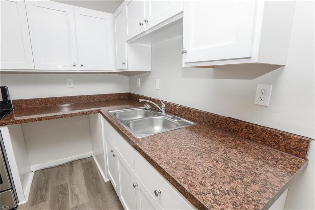 424 W 30th St #B - Photo 6 of 23