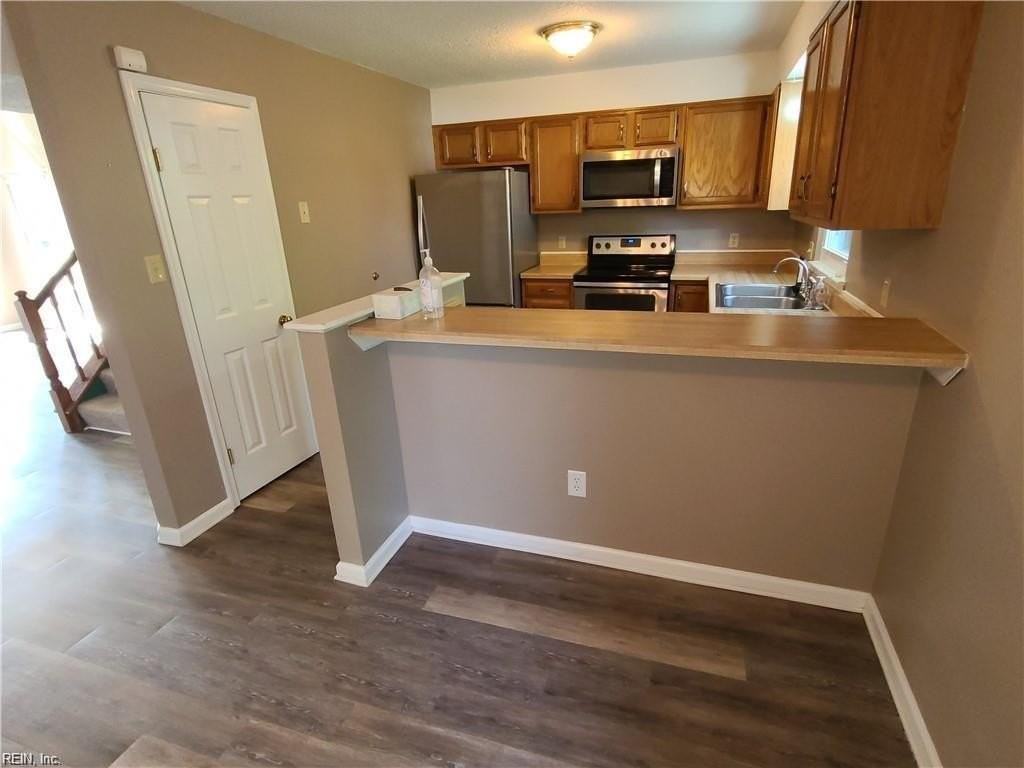 1061 Gauguin Dr - Photo 3 of 48