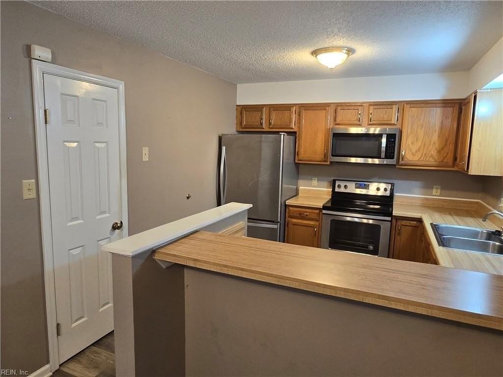 1061 Gauguin Dr - Photo 5 of 48