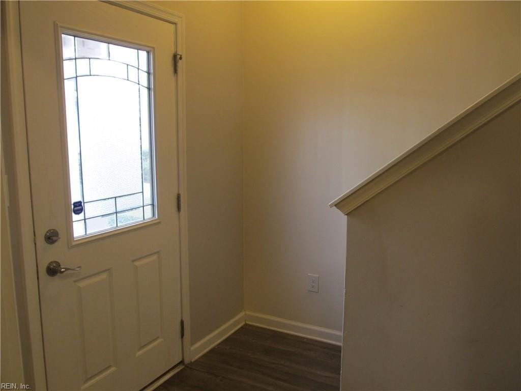 502 Sloane St - Photo 2 of 42