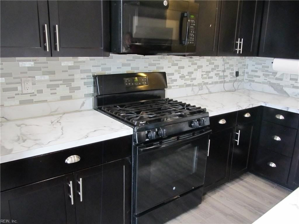 502 Sloane St - Photo 6 of 42