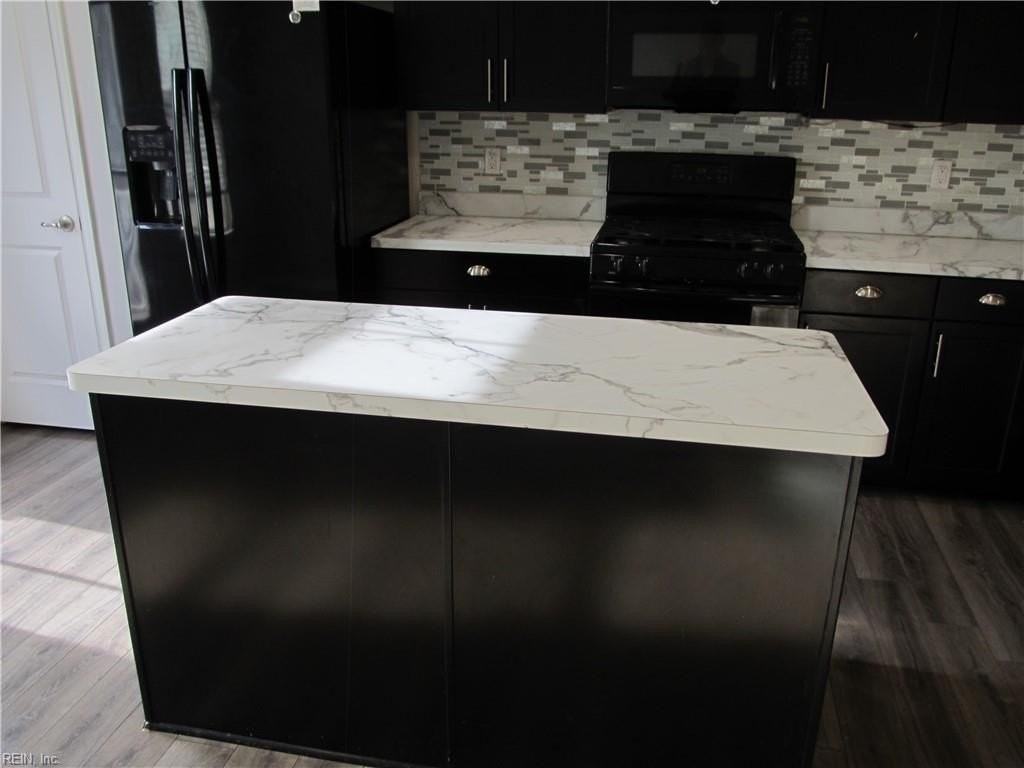 502 Sloane St - Photo 7 of 42