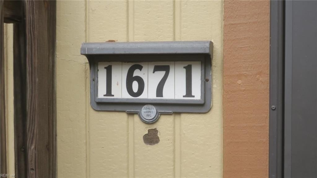 1671 Monterry Pl - Photo 4 of 36