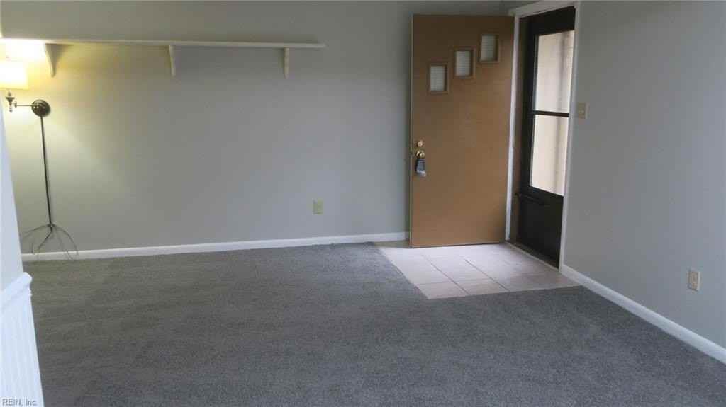 1671 Monterry Pl - Photo 5 of 36