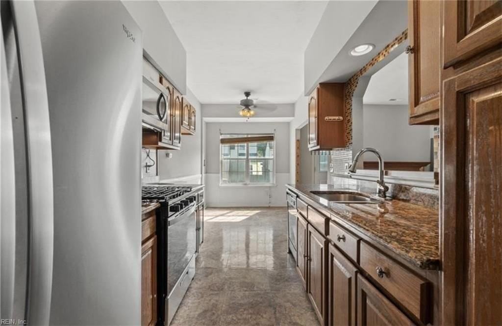 4401 Rivermill Ct - Photo 5 of 9