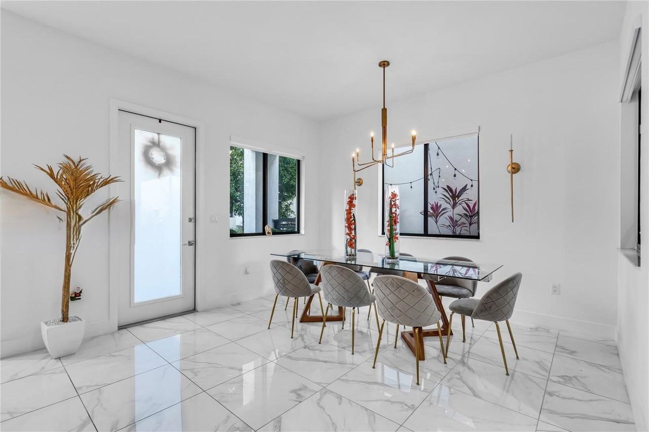 4363 Nw 81st Ave - Photo 4 of 8