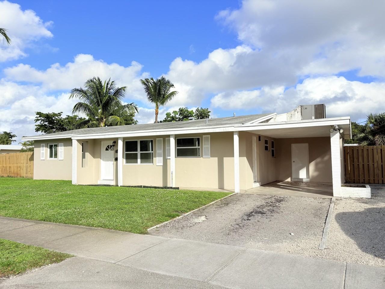 3490 Sw 19th St - Photo 2 of 29