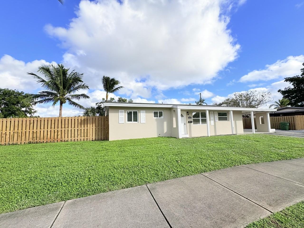 3490 Sw 19th St - Photo 3 of 29