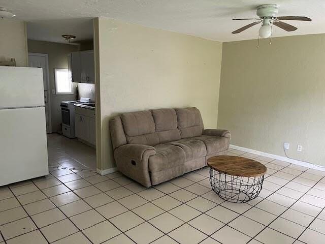 2023 Delphia St - Photo 4 of 13