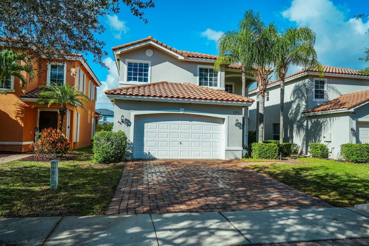 2904 Sw Venice Ct - Photo 2 of 22