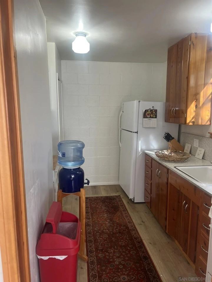 4664 Luneta Dr - Photo 6 of 8