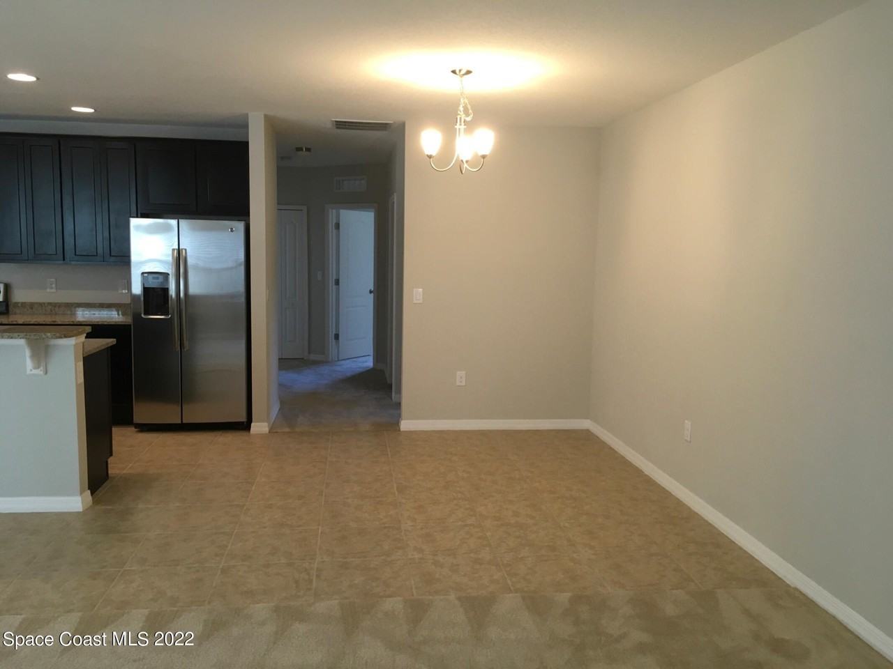 967 Zambrana St Se - Photo 5 of 15