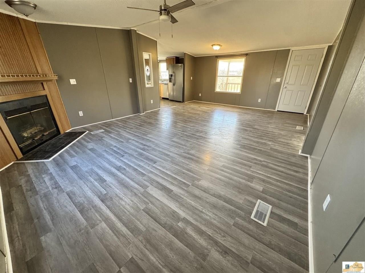 720 Weldon Loop - Photo 2 of 24