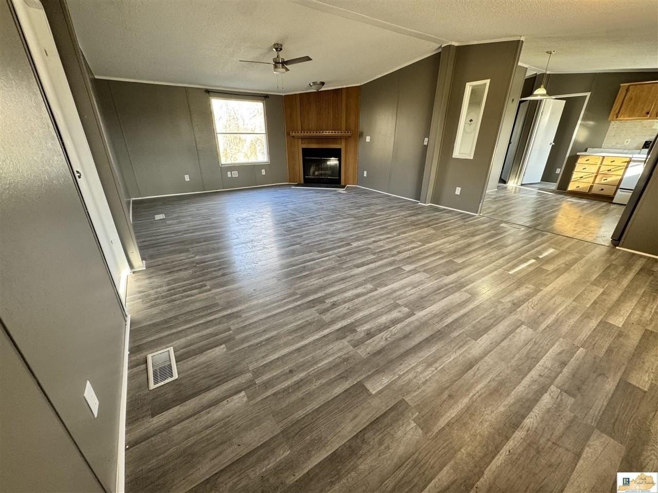 720 Weldon Loop - Photo 3 of 24