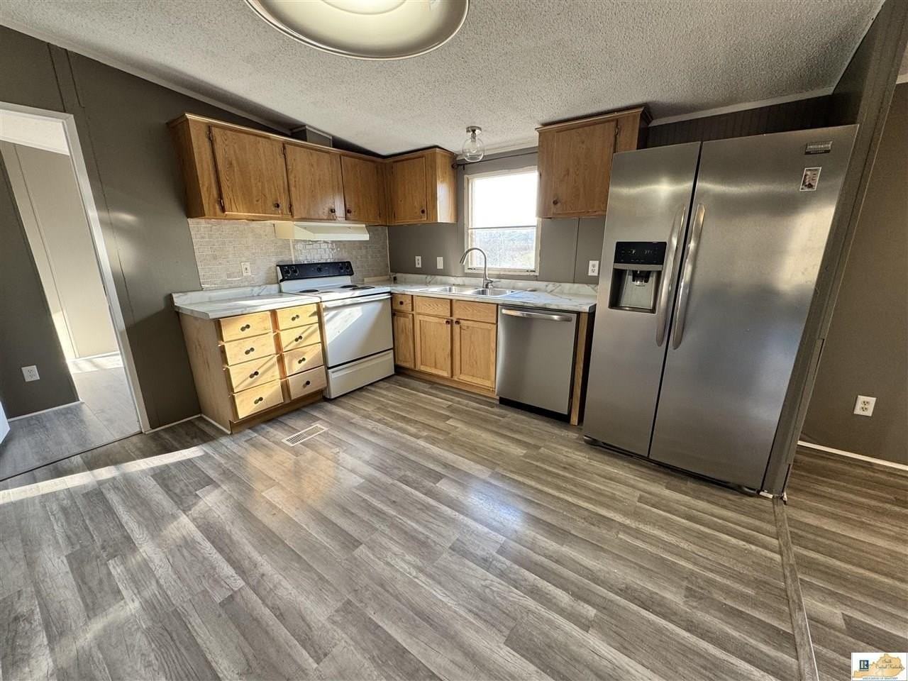 720 Weldon Loop - Photo 4 of 24