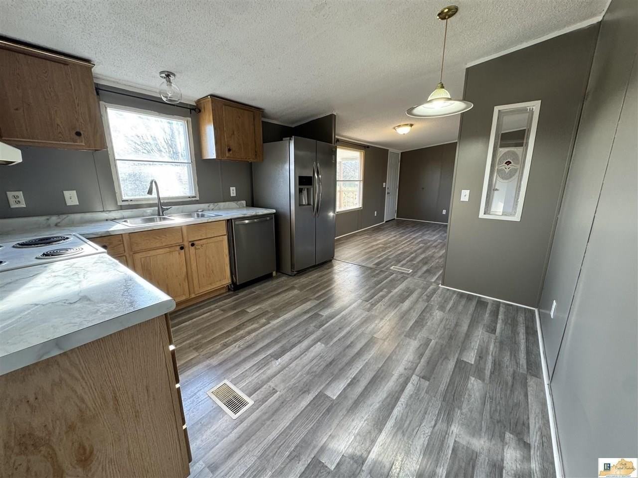 720 Weldon Loop - Photo 5 of 24