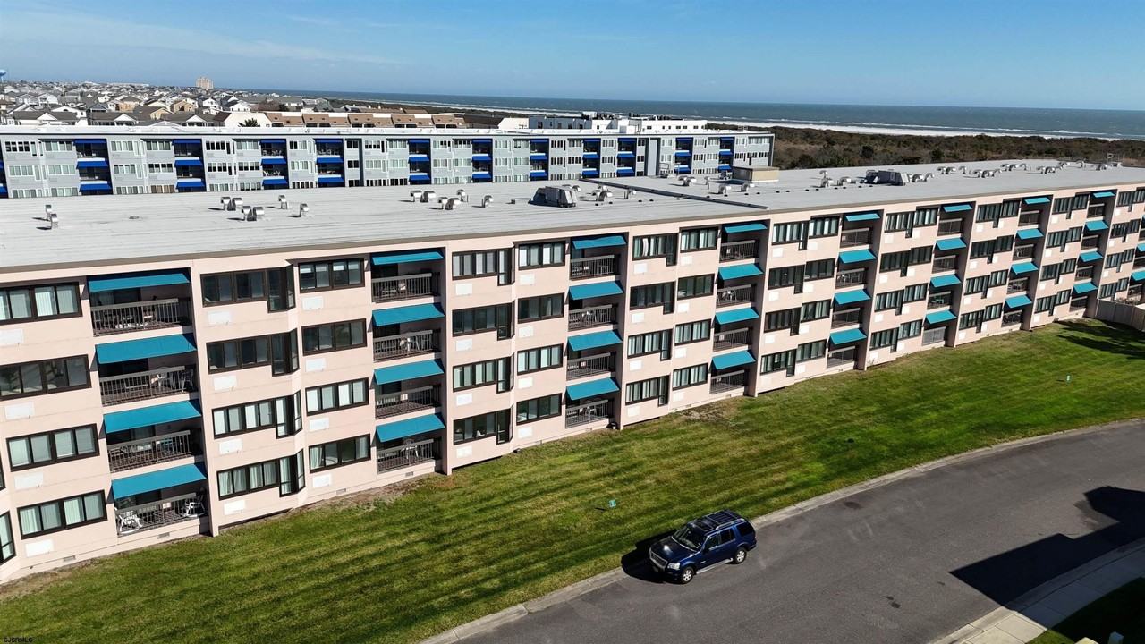 4500 W Brigantine Ave - Photo 3 of 12