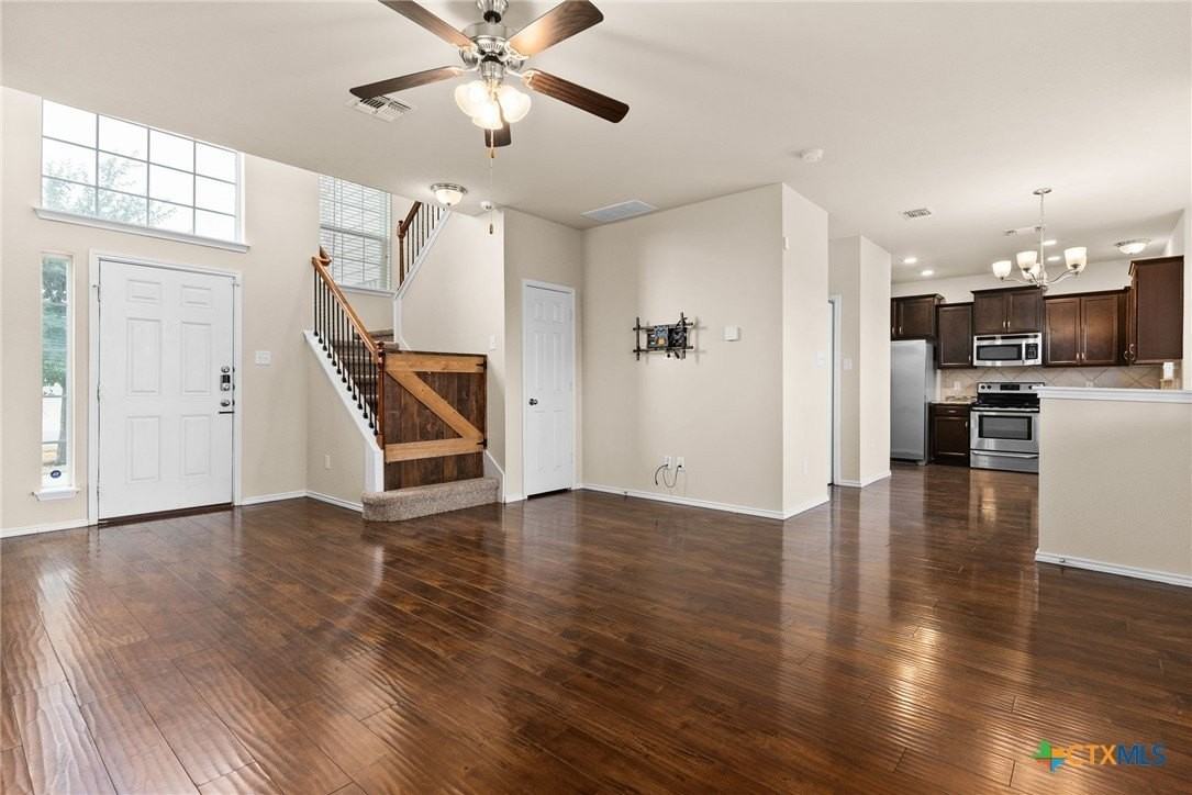 9606 Glynhill Ct - Photo 3 of 16