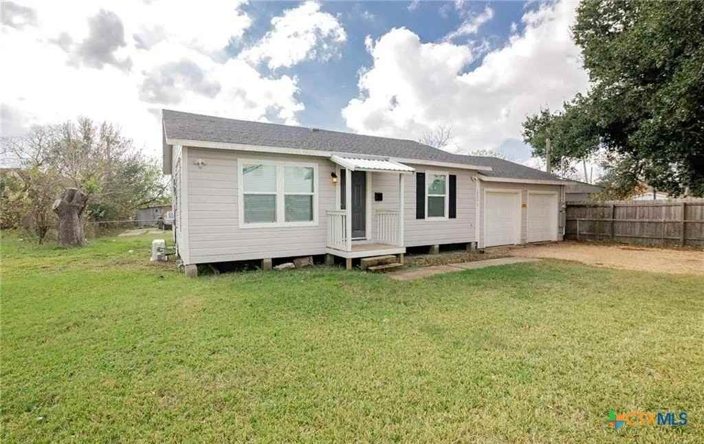 2003 Woodlawn St Unit Rear #REAR - Photo 2 of 15